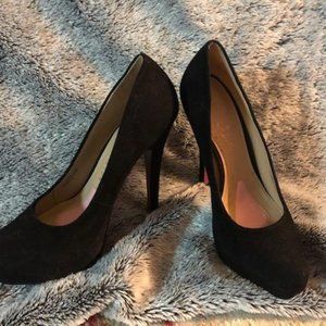 Paris Hilton Black Suede Pumps Size 7 Never Worn
